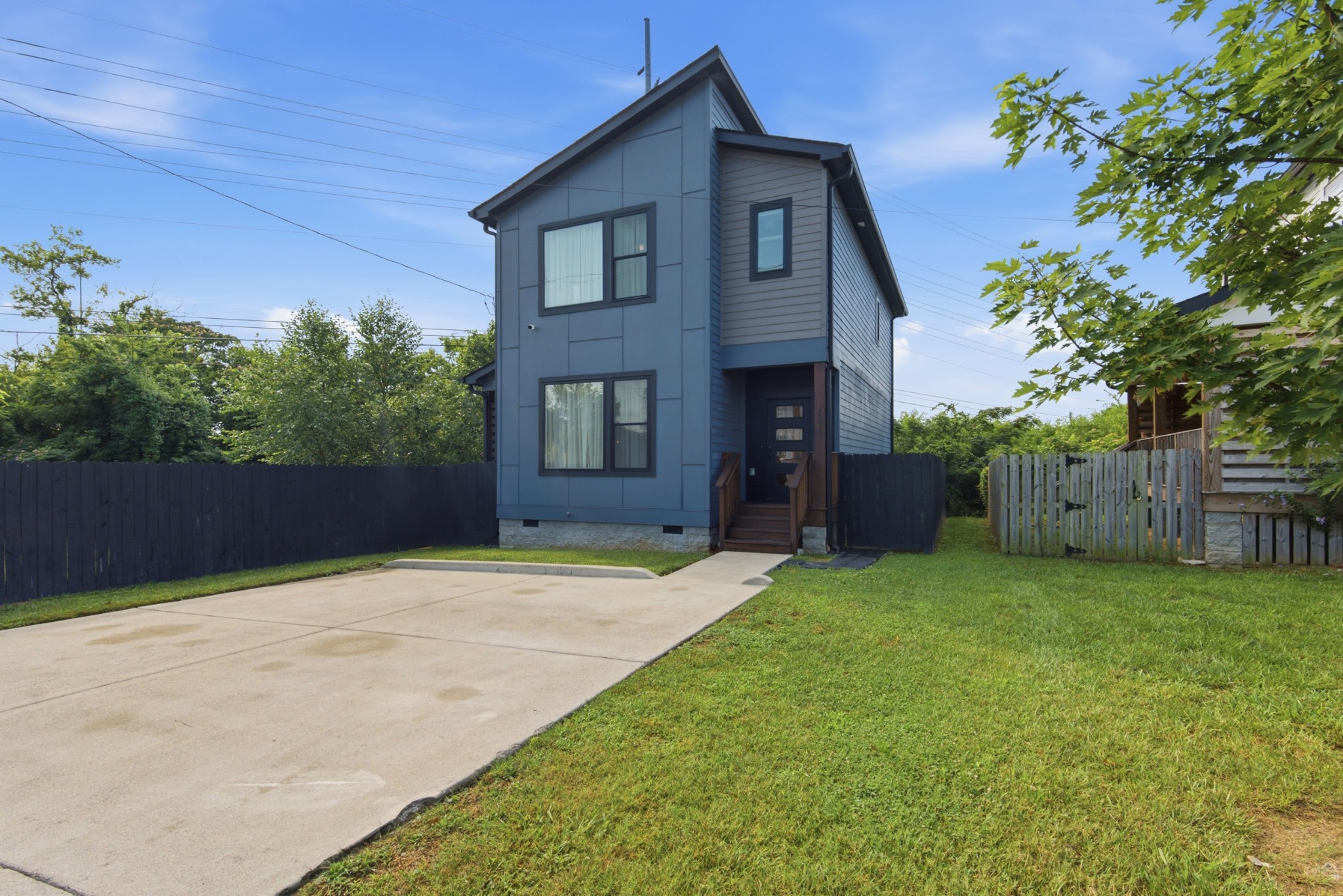 201 Eisenhower Dr