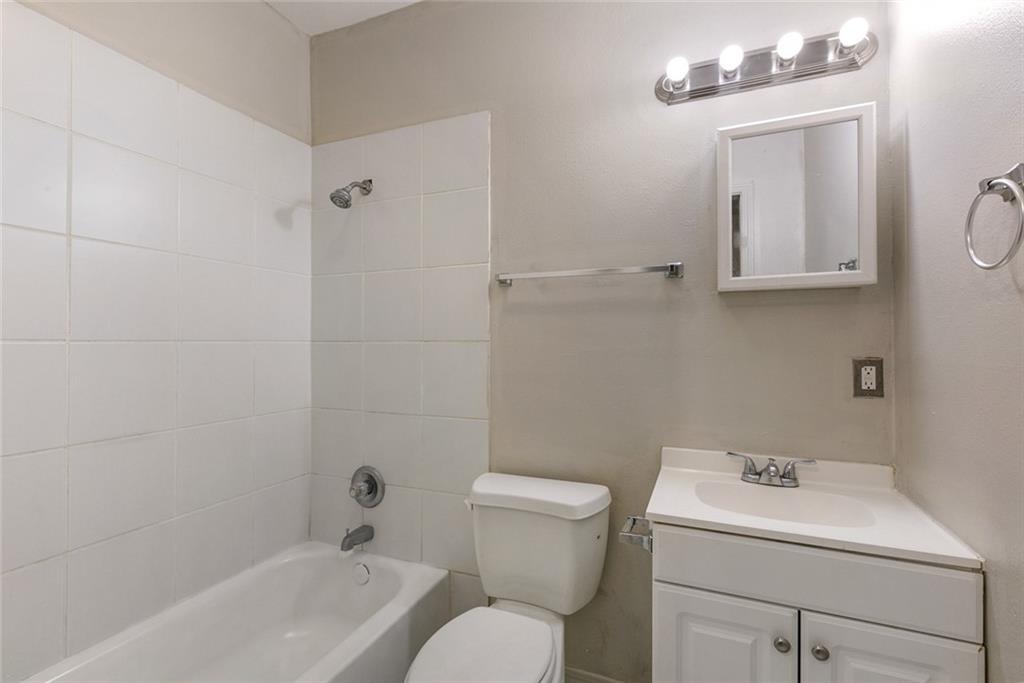 2417 S DERBIGNY Street