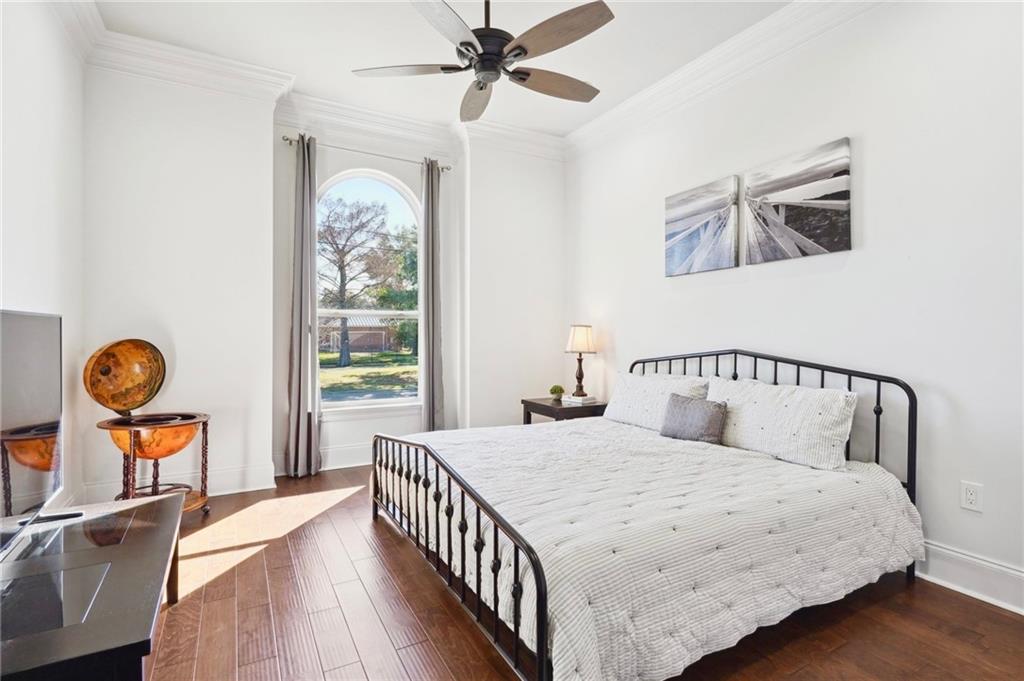 1537 PRENTISS Avenue