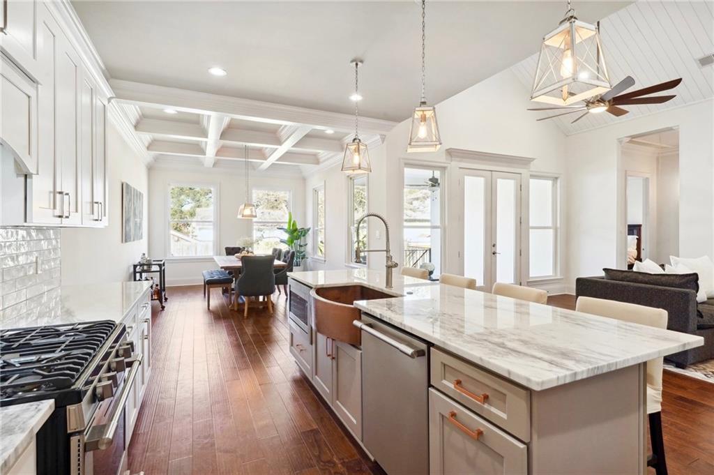 1537 PRENTISS Avenue