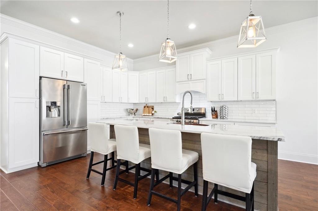 1537 PRENTISS Avenue