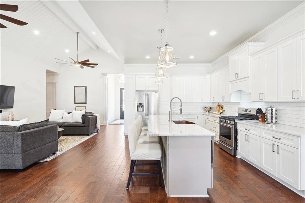 1537 PRENTISS Avenue