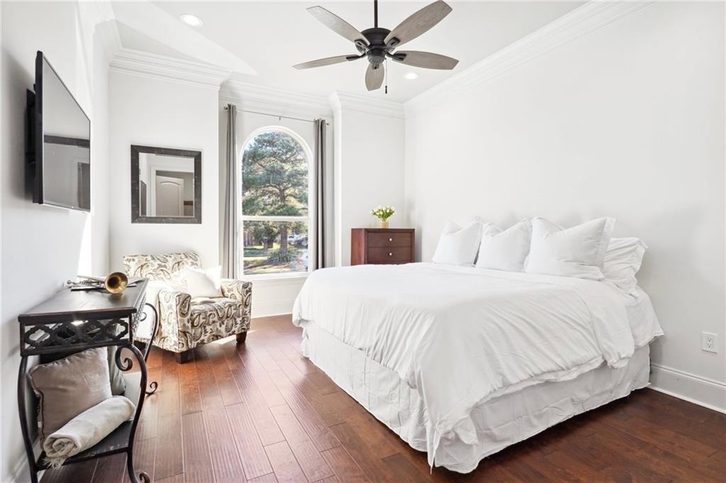 1537 PRENTISS Avenue