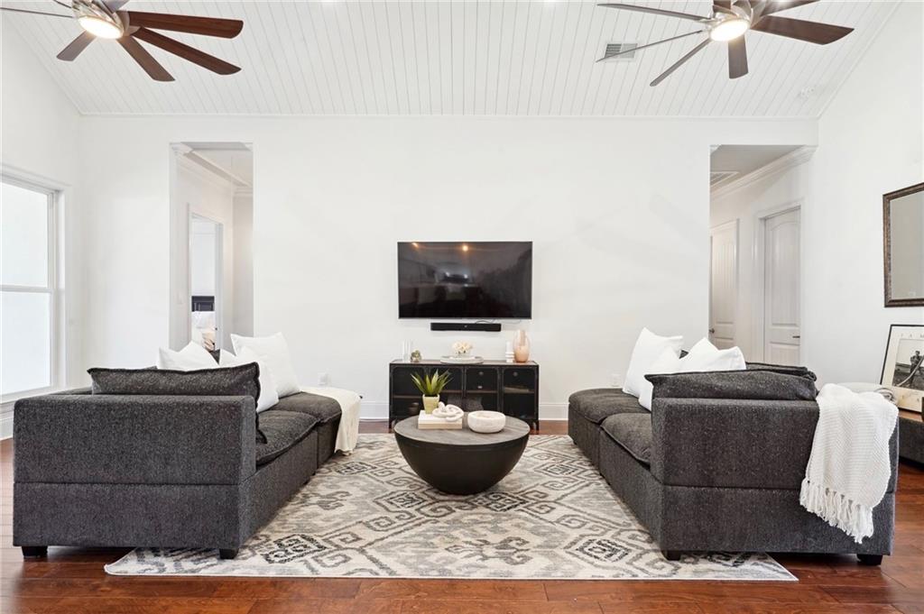 1537 PRENTISS Avenue