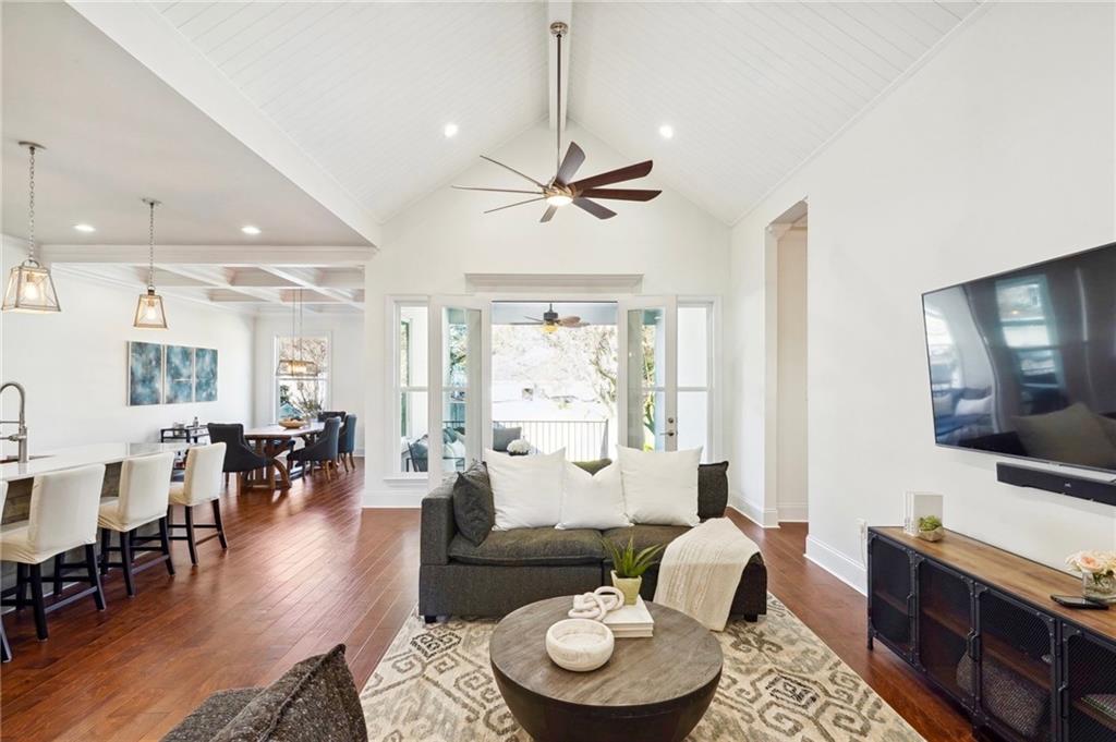 1537 PRENTISS Avenue