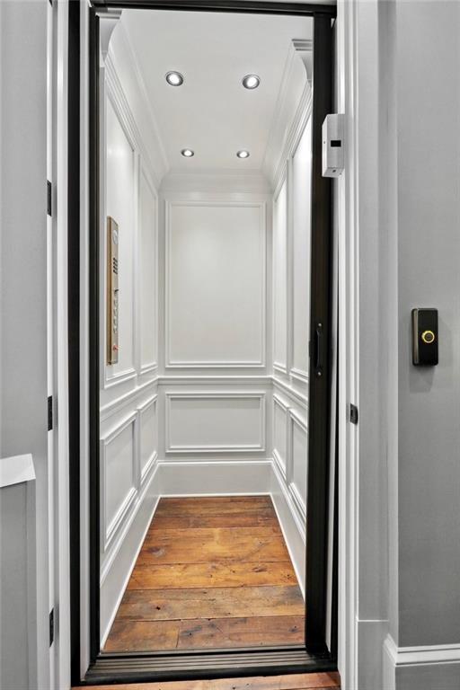 822 BARRACKS Street A