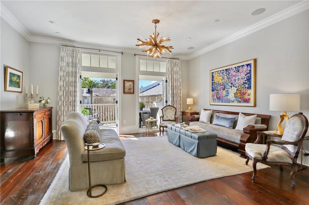 822 BARRACKS Street A