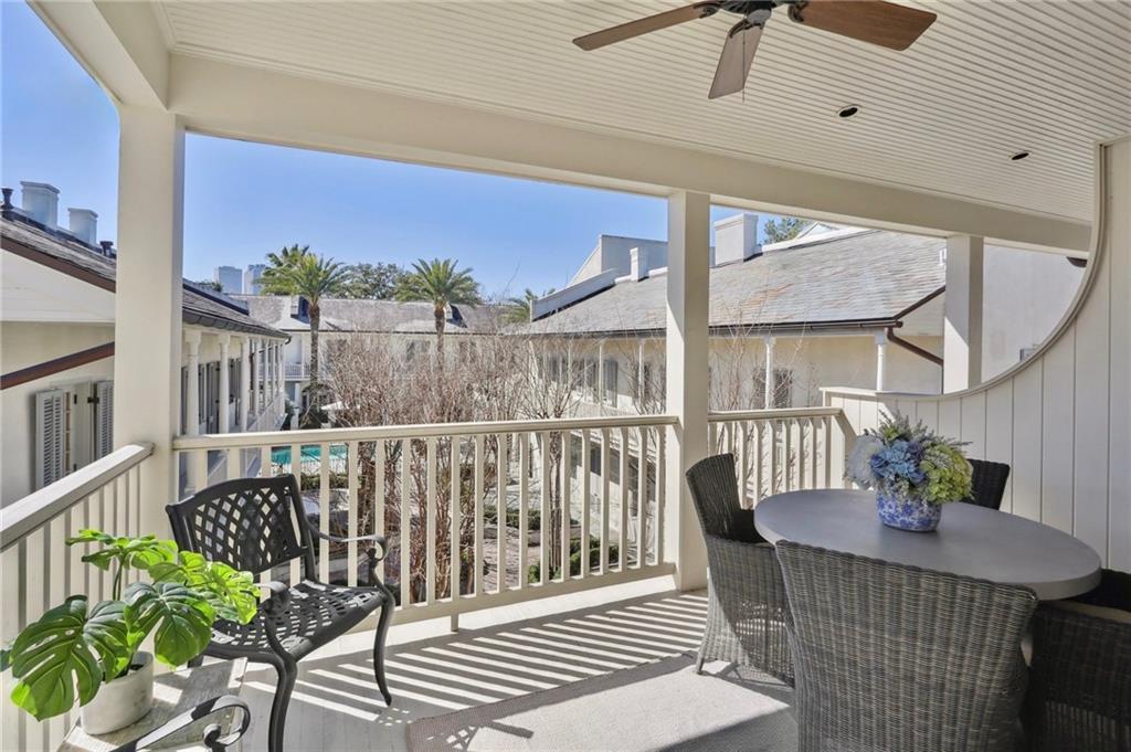 822 BARRACKS Street A