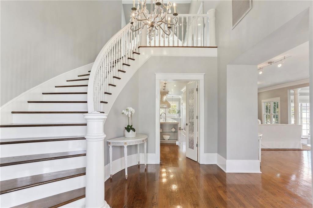 7452 ST CHARLES Avenue