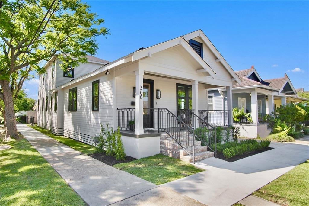 300 HENRY CLAY Avenue