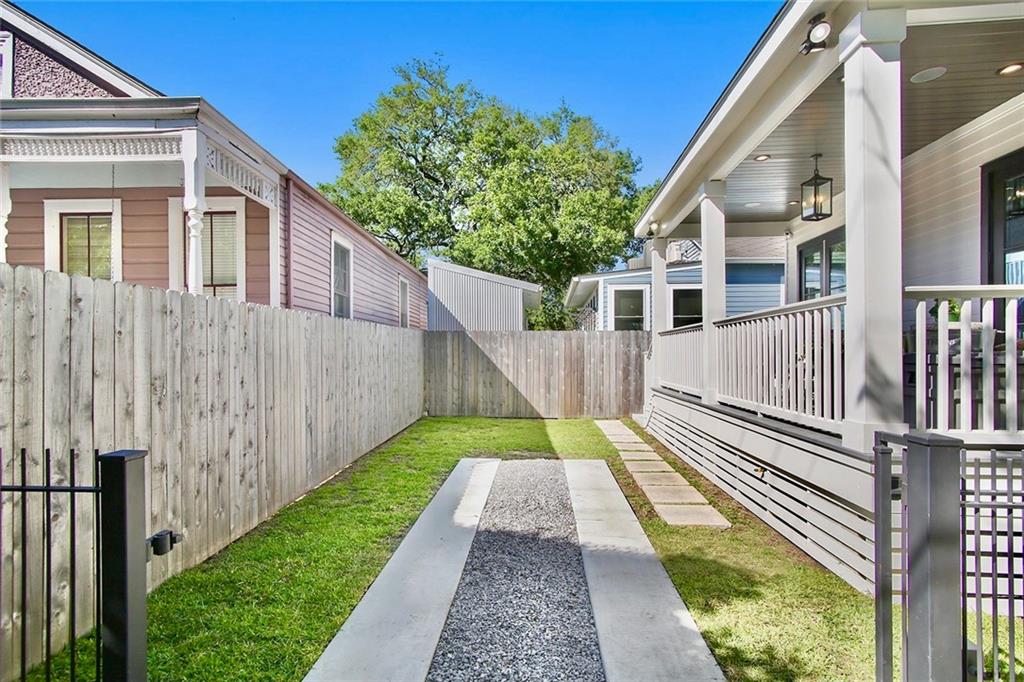 300 HENRY CLAY Avenue