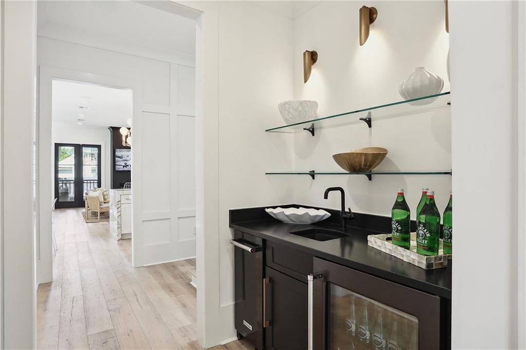 300 HENRY CLAY Avenue