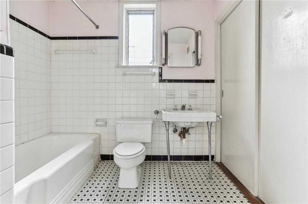 1470 ARABELLA Street