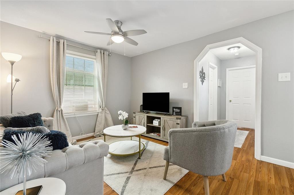 5436 N DERBIGNY Street