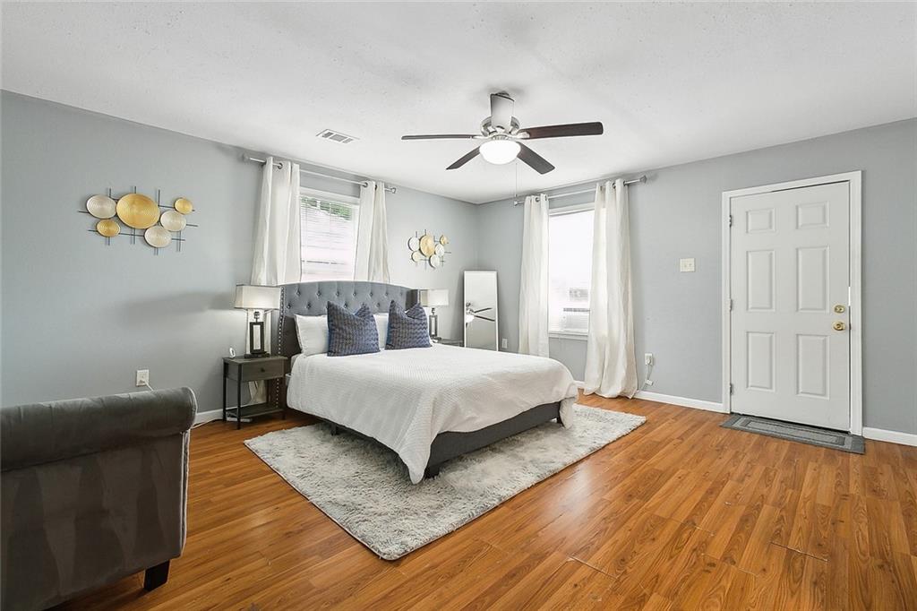 5436 N DERBIGNY Street