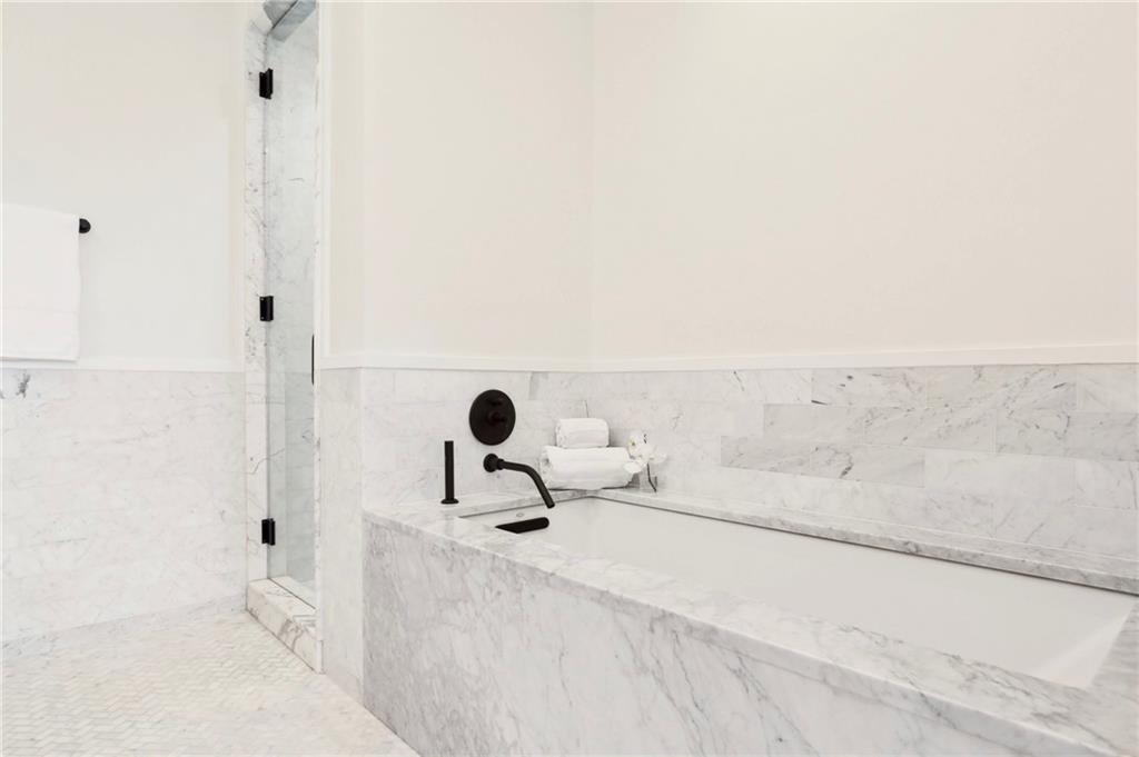 1001 JULIA Street 9A