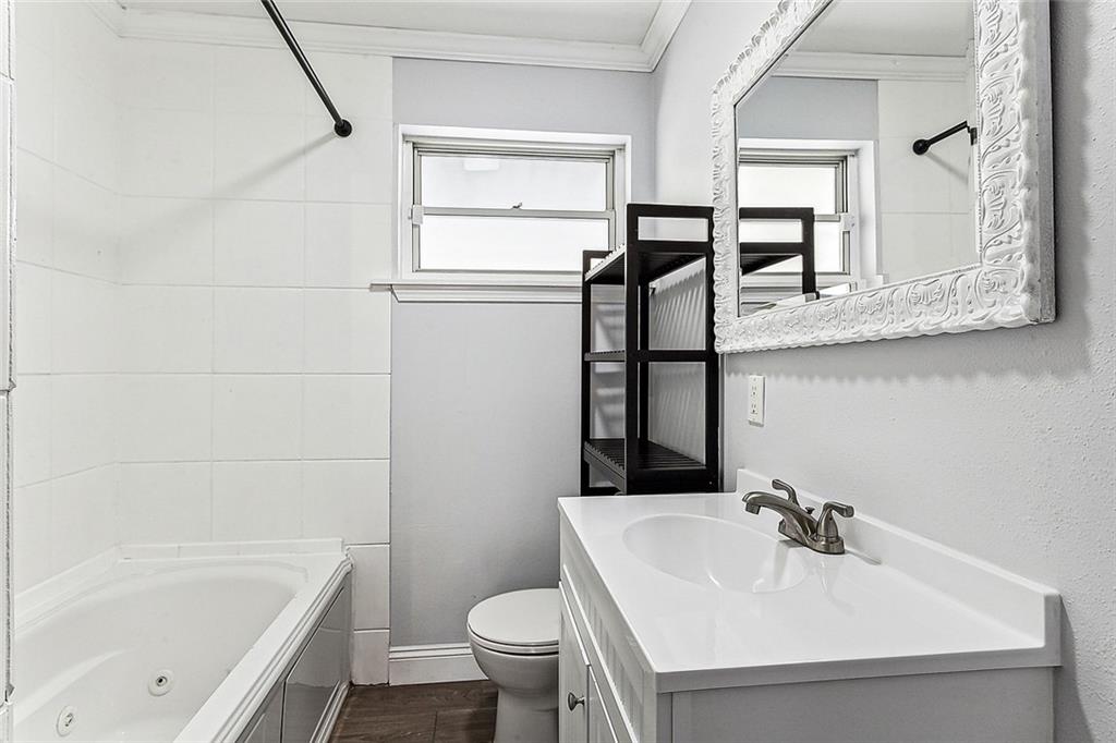 278 W ROBERT E LEE Street A