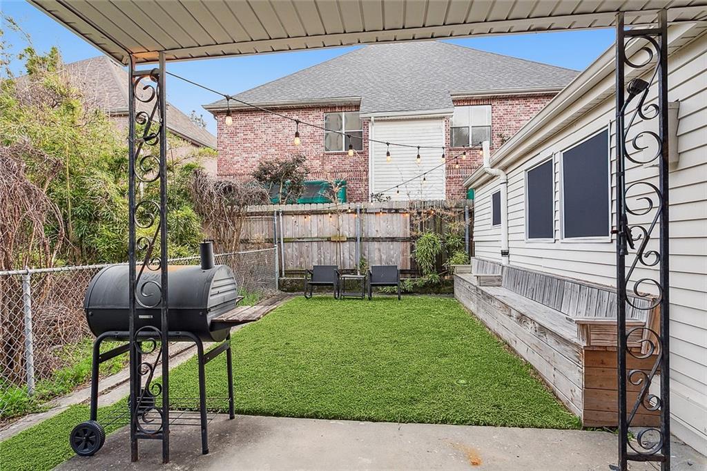 278 W ROBERT E LEE Street A