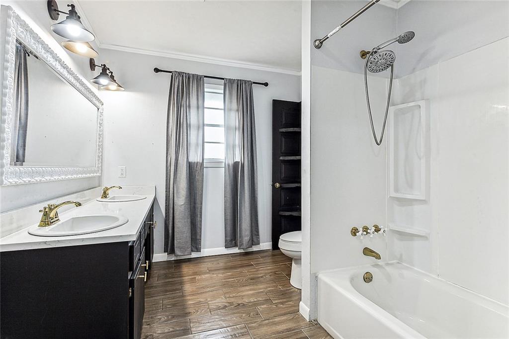 278 W ROBERT E LEE Street A