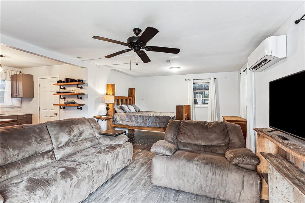 278 W ROBERT E LEE Street B