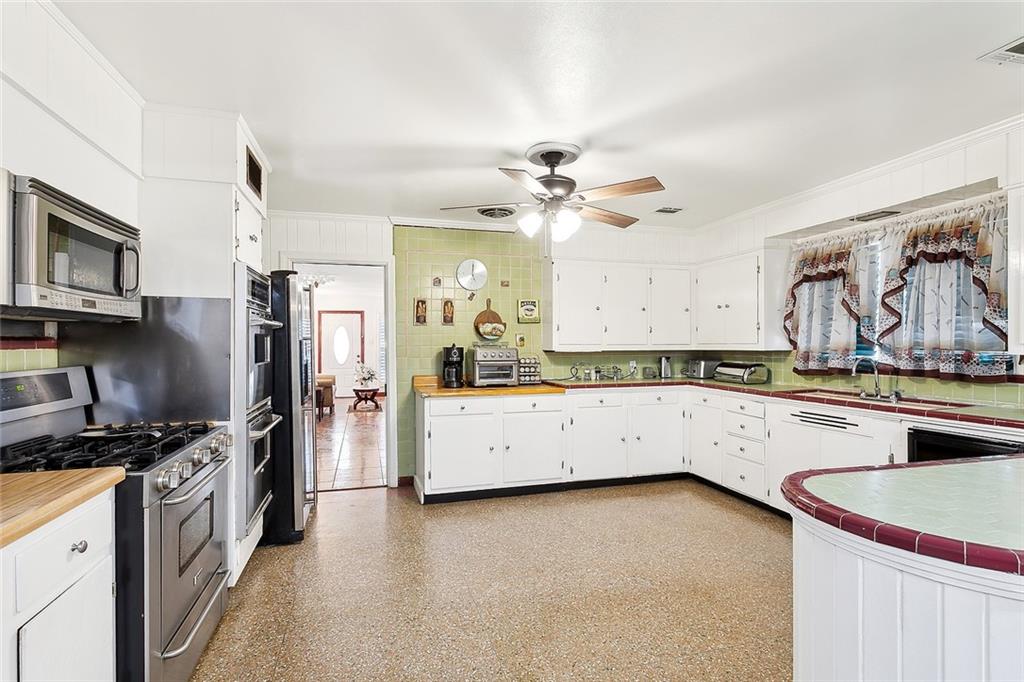 3925 ELYSIAN FIELDS Avenue