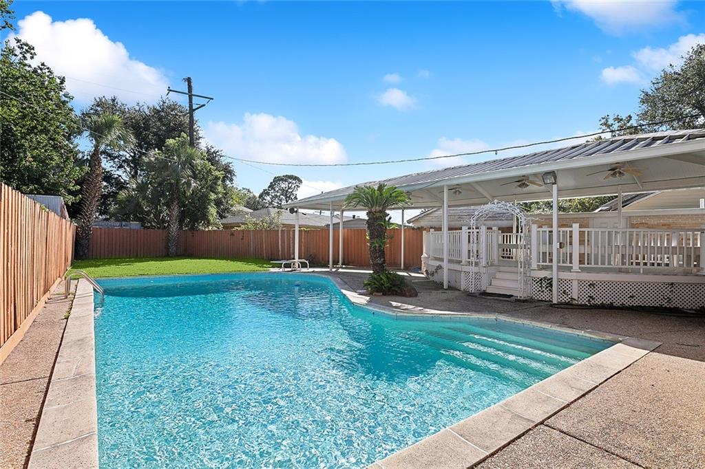 3925 ELYSIAN FIELDS Avenue