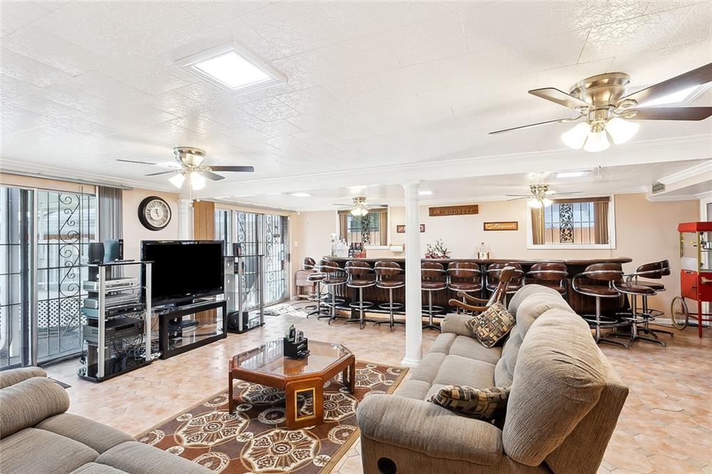 3925 ELYSIAN FIELDS Avenue