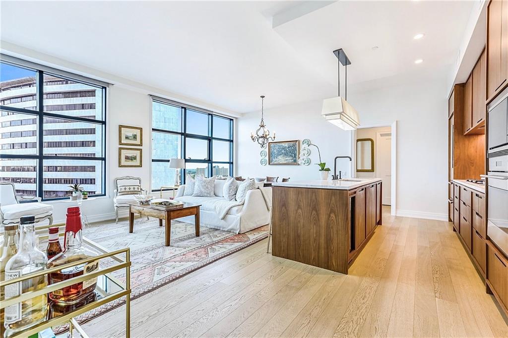 1001 JULIA Street 9A