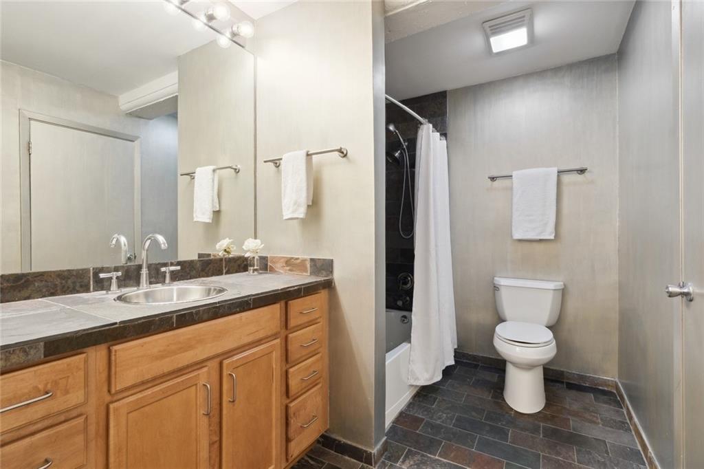 333 JULIA Street 204