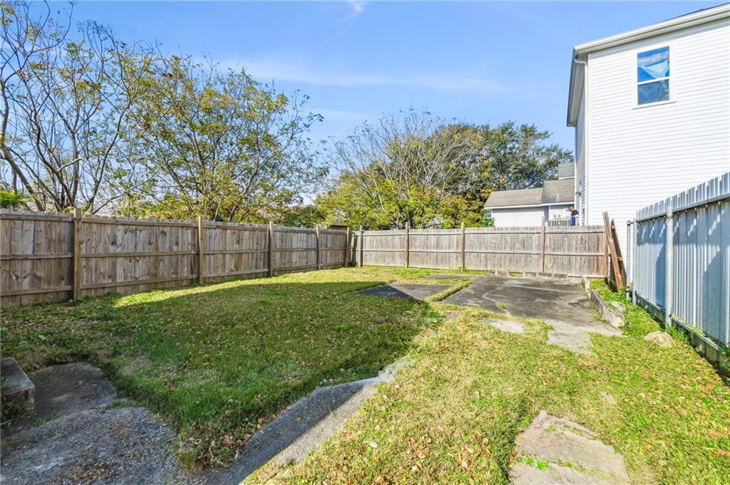 4327 N DERBIGNY Street