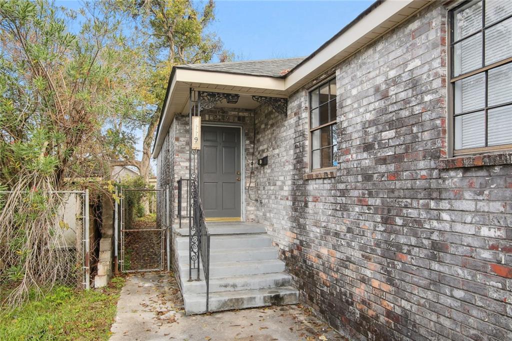 2119 HUMANITY Street