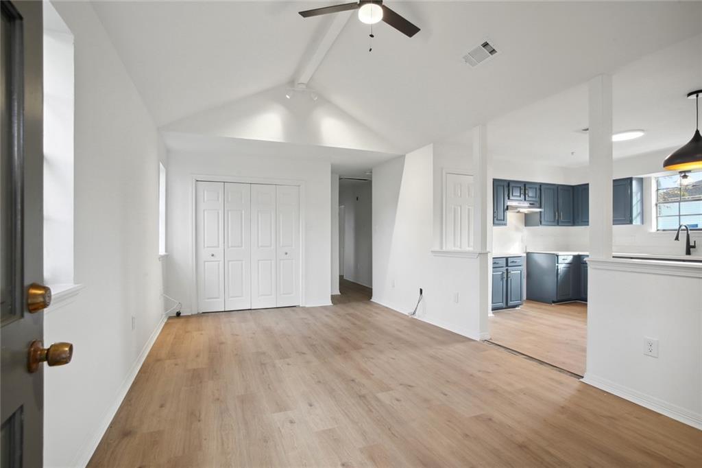 2119 HUMANITY Street