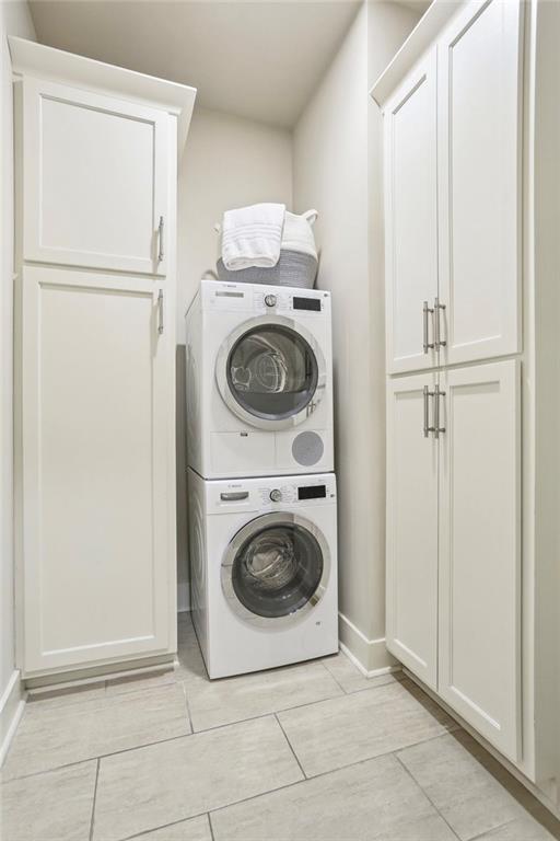 736 ST CHARLES Avenue 1D