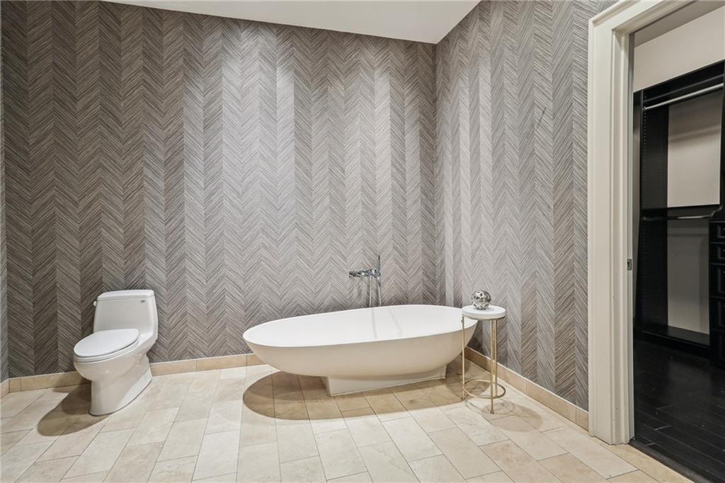 610 JOHN CHURCHILL CHASE Street PH 1