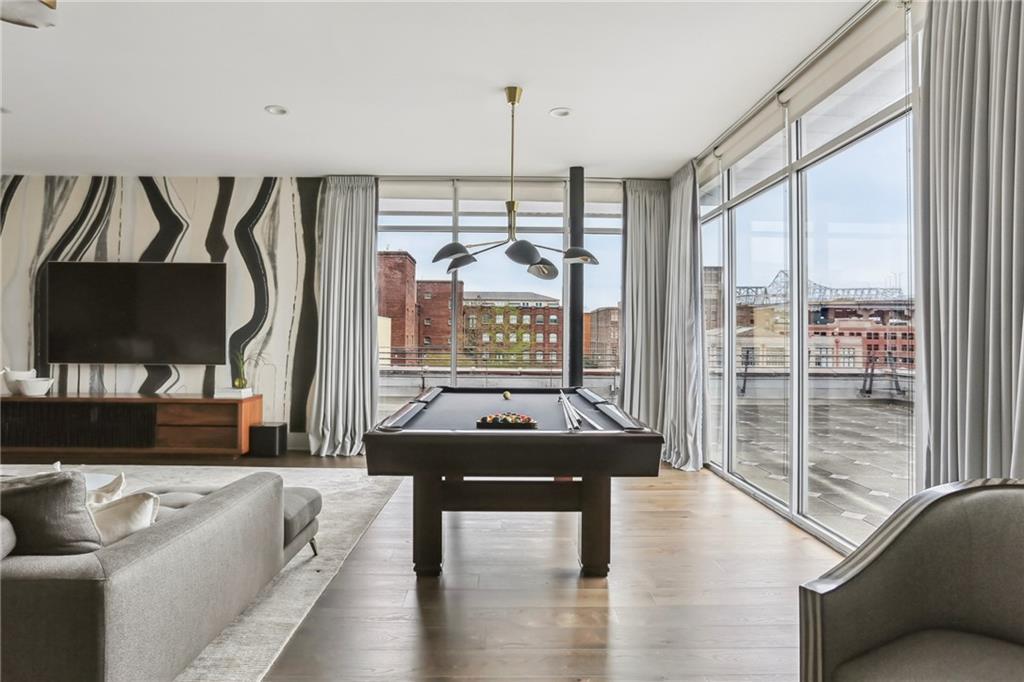 610 JOHN CHURCHILL CHASE Street PH 1