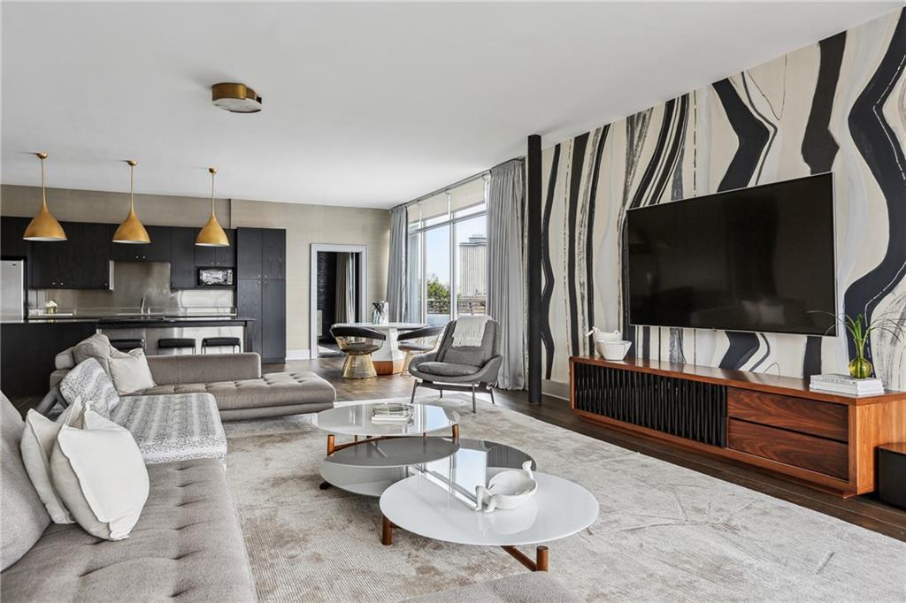 610 JOHN CHURCHILL CHASE Street PH 1