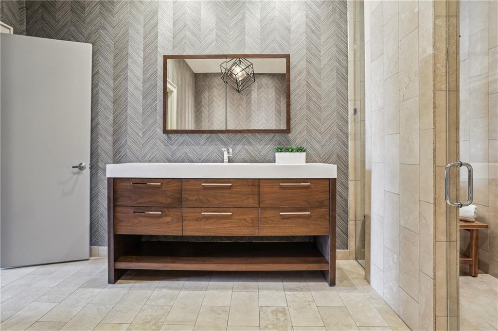 610 JOHN CHURCHILL CHASE Street PH 1