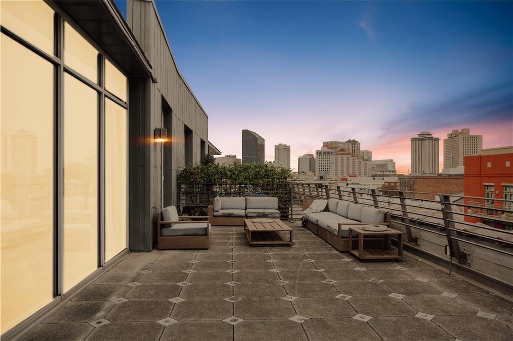 610 JOHN CHURCHILL CHASE Street PH 1