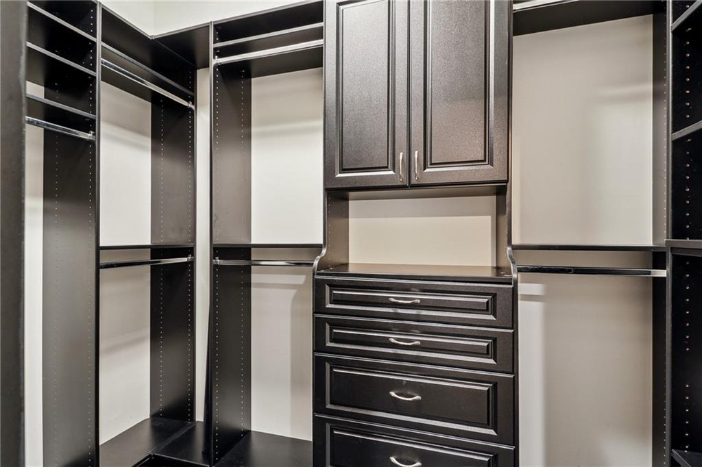 610 JOHN CHURCHILL CHASE Street PH 1