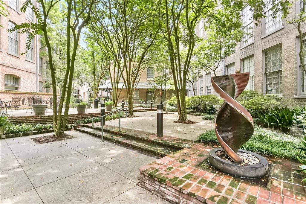 920 POEYFARRE Street 219