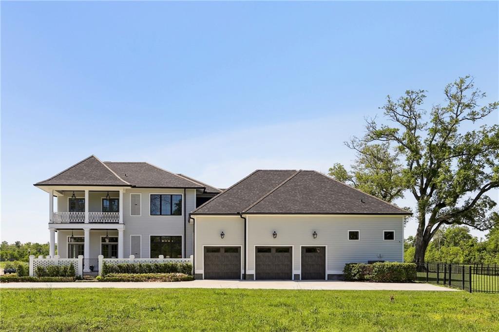 215 CYPRESS CROSSING Drive