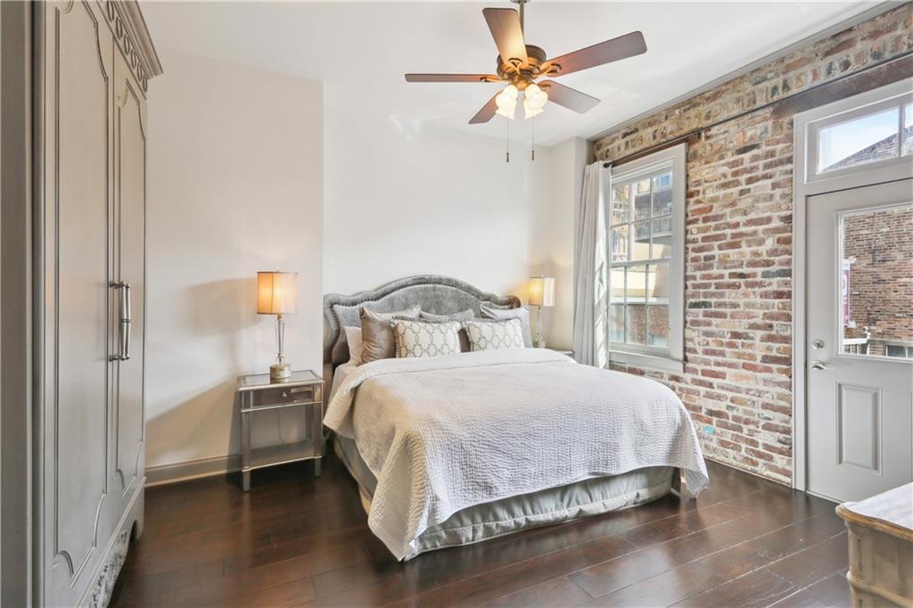 736 ST CHARLES Avenue 2C