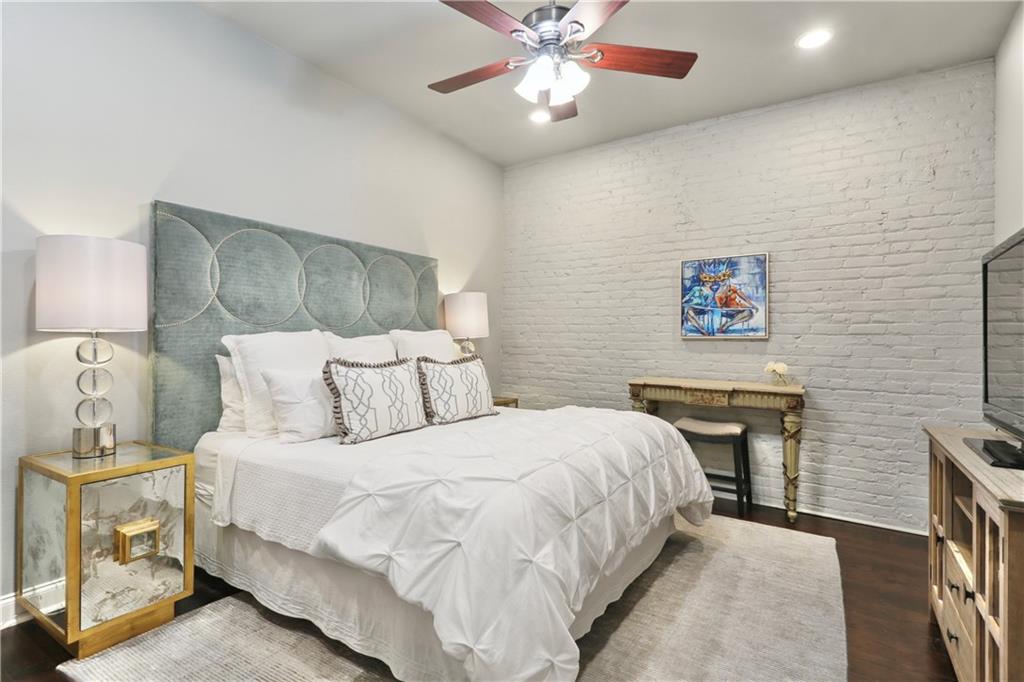 736 ST CHARLES Avenue 2C