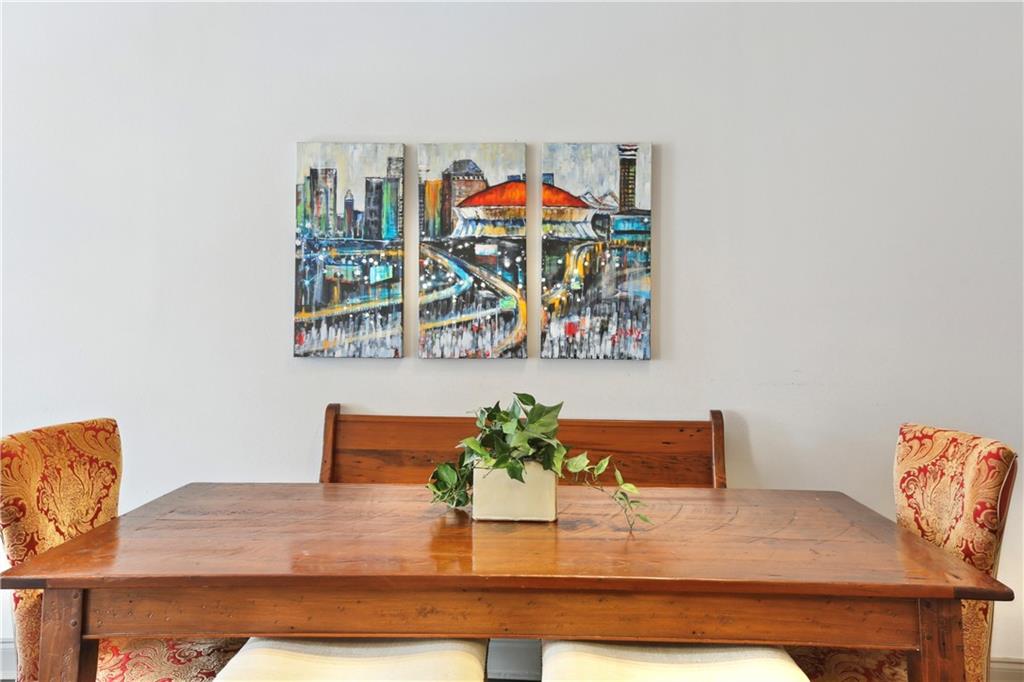 736 ST CHARLES Avenue 2C