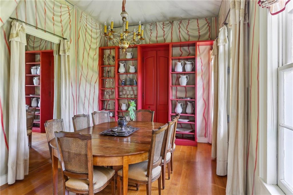 600 GOVERNOR NICHOLLS Street