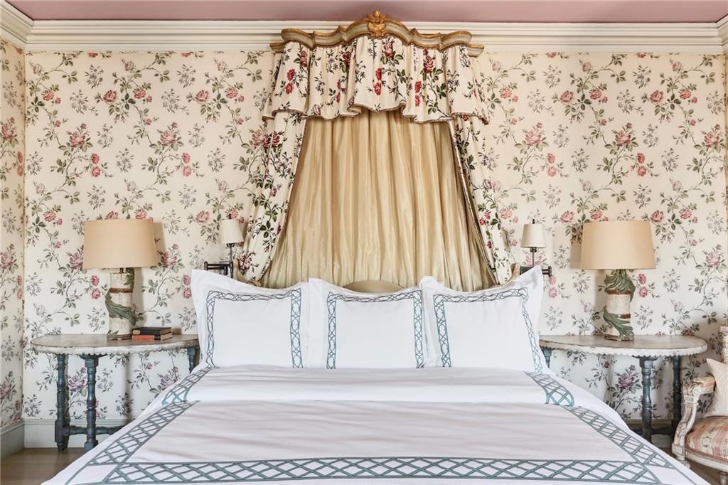 600 GOVERNOR NICHOLLS Street