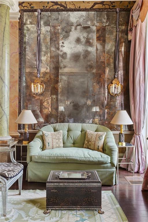 600 GOVERNOR NICHOLLS Street