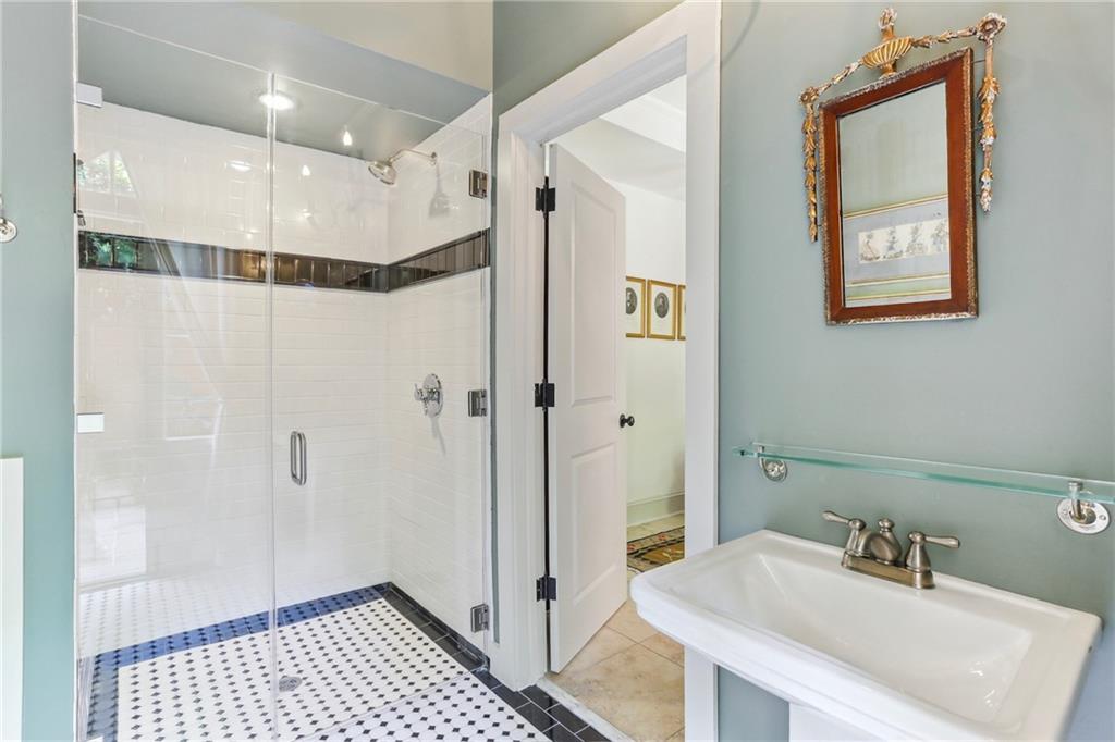 600 GOVERNOR NICHOLLS Street