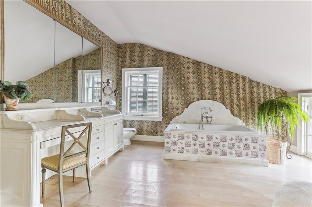 600 GOVERNOR NICHOLLS Street