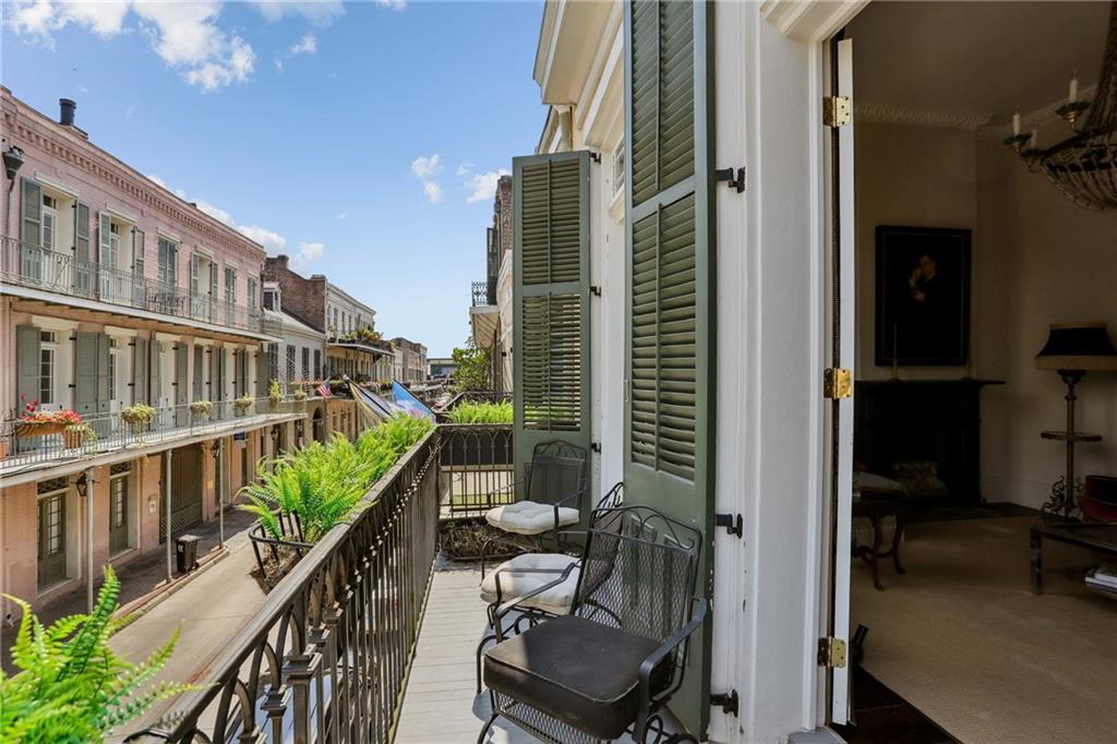 532 GOVERNOR NICHOLLS Street